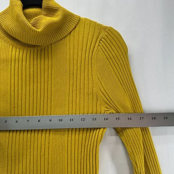 Moth Anthropologie Sweater Size M Ribbed Turtleneck Button Cuff Pullover Yellow - Picture 9 of 11